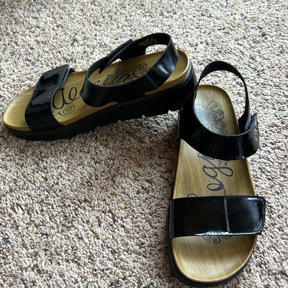 Alegría sandals